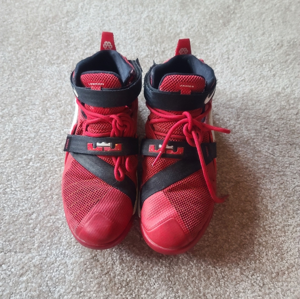 Nike Lebron Soldier 9 size 7
